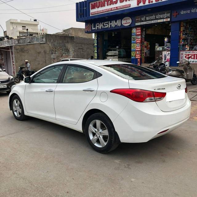 https://images10.gaadi.com/usedcar_image/4304657/original/processed_36b2e0e2ccbf09b28a1ac7f8a90b8f4b.jpg?imwidth=6402