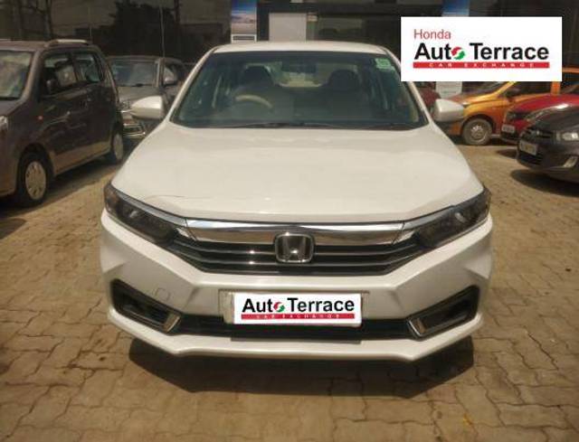 https://images10.gaadi.com/usedcar_image/4304661/original/0885e14b35b5eff6bafc41aa009043fc.jpeg?imwidth=6400