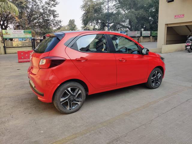 https://images10.gaadi.com/usedcar_image/4304662/original/processed_0644872d6a6fb2a4075432aacb9e1dd8.jpg?imwidth=6401