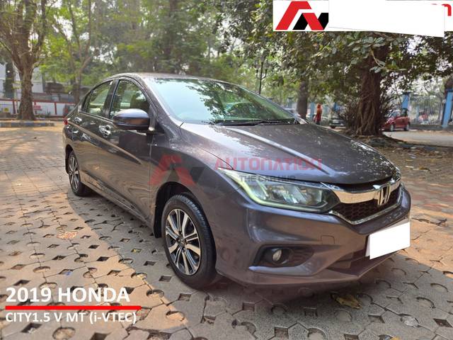 https://images10.gaadi.com/usedcar_image/4304700/original/processed_3889c0ab7c28365afabfa17cda68a476.jpg?imwidth=6400