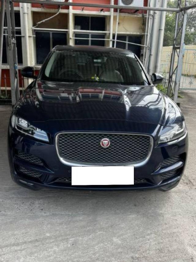 https://images10.gaadi.com/usedcar_image/4304766/original/processed_2d2500c7-0f8d-4fab-9cda-32b80ea359b7.jpeg?imwidth=6400