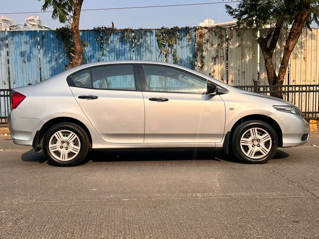 https://images10.gaadi.com/usedcar_image/4304786/original/525061814eccc3169dd8b2c47b9e760d.jpeg?imwidth=6401