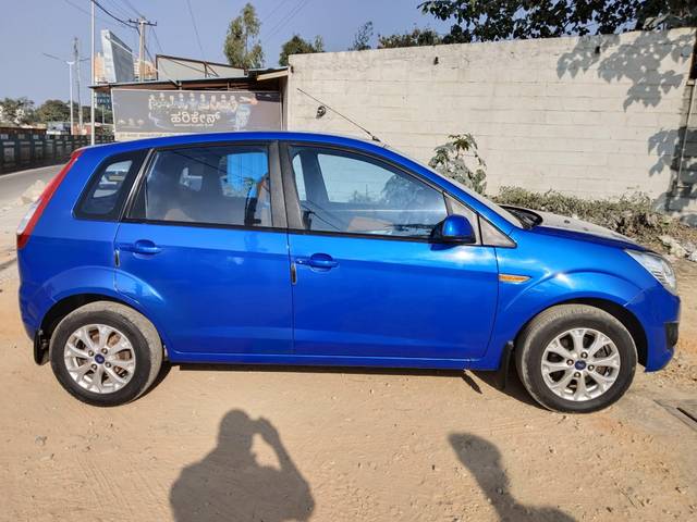 https://images10.gaadi.com/usedcar_image/4304791/original/processed_371adbb842bd8fdc66b6ef8209195ed8.jpg?imwidth=6401