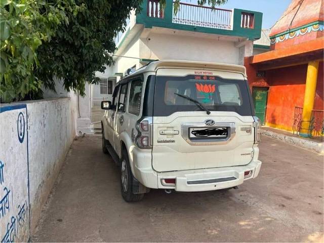 https://images10.gaadi.com/usedcar_image/4304815/original/processed_6dfd957b-0655-49e9-9df2-96141ef85f78.jpg?imwidth=6402