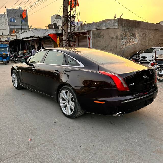 https://images10.gaadi.com/usedcar_image/4304980/original/2c7b27a99dcb85f3dd42f5c0e668fb23.jpg?imwidth=6402