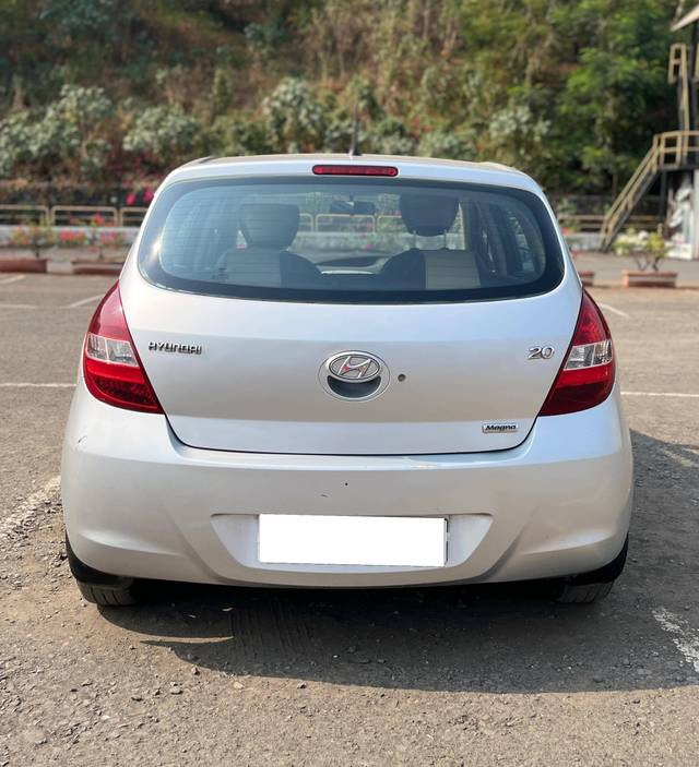 https://images10.gaadi.com/usedcar_image/4305048/original/processed_7de62cd61402b1f2b850731b29dd7a67.jpg?imwidth=6402