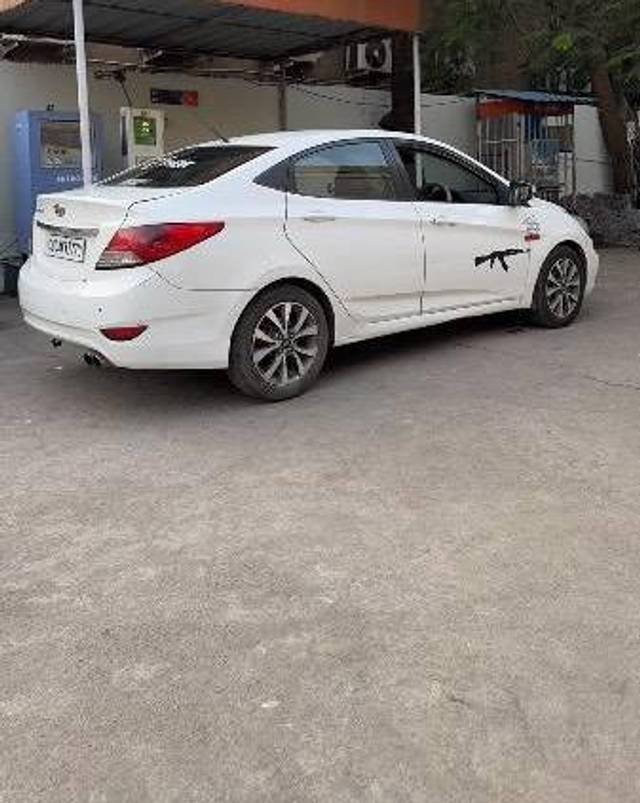 https://images10.gaadi.com/usedcar_image/4305067/original/processed_56f279c2-20b4-4765-915f-5fa8d7f1b3e5.jpg?imwidth=6401