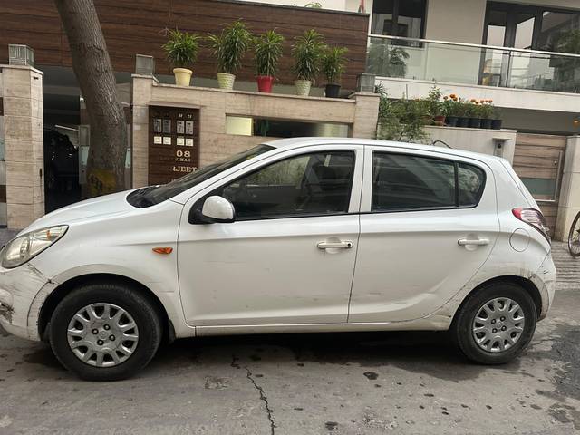 https://images10.gaadi.com/usedcar_image/4305096/original/processed_95d264a2294ddabc006a9b357ba71fc2.jpg?imwidth=6400