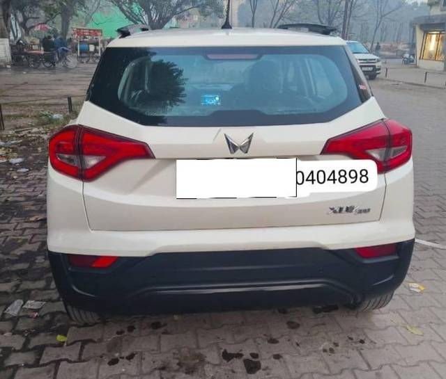 https://images10.gaadi.com/usedcar_image/4305116/original/processed_40dba654-e09d-43a9-a3e6-d526865dbbad.jpg?imwidth=6402