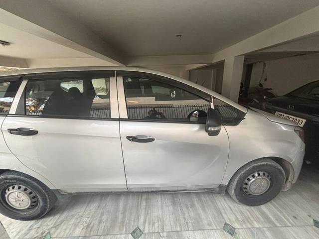 https://images10.gaadi.com/usedcar_image/4305158/original/8d3bd2a6721c8c5418834e9b9ccac2d3.jpeg?imwidth=6402