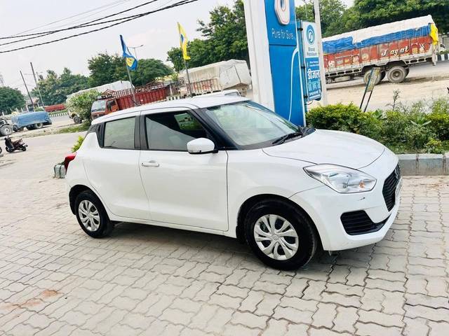 https://images10.gaadi.com/usedcar_image/4305166/original/processed_a0d3ea37c671bf467218472b10f56611.jpg?imwidth=6400