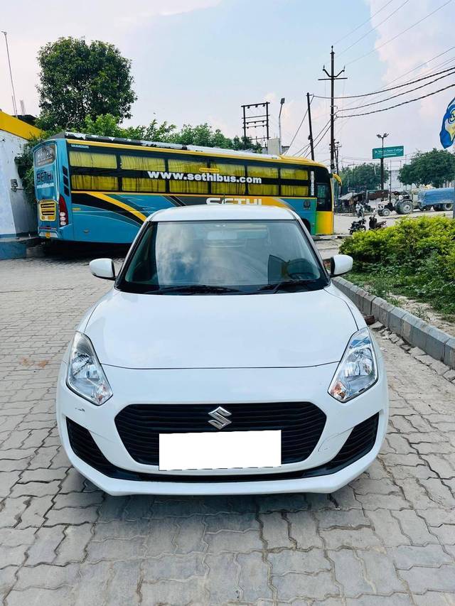 https://images10.gaadi.com/usedcar_image/4305166/original/processed_b337025ae16aa72ed43109850d752242.jpg?imwidth=6402