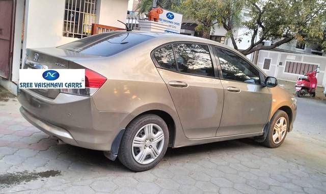 https://images10.gaadi.com/usedcar_image/4305173/original/processed_b563ab5938828ae1cda1df4edd815bb1.jpg?imwidth=6401