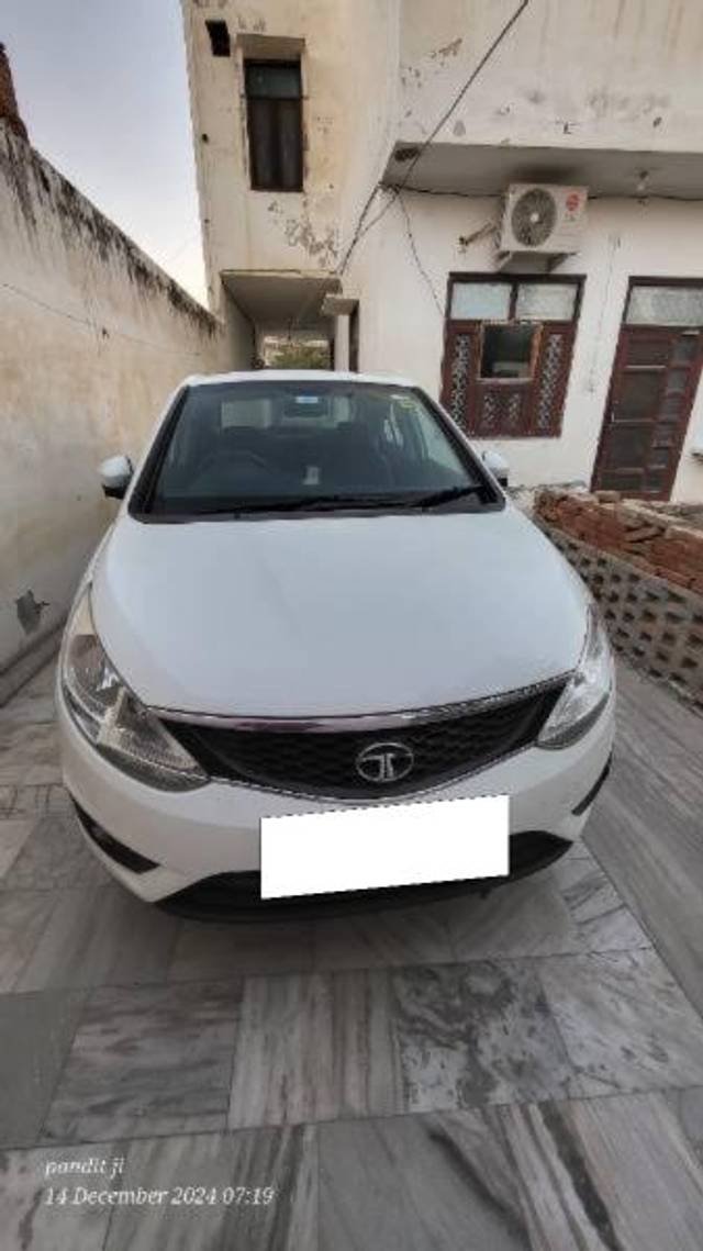 https://images10.gaadi.com/usedcar_image/4305190/original/processed_cb24372a-3c2d-494f-b1be-608ddaf2abe4.jpg?imwidth=6400