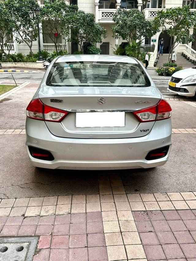 https://images10.gaadi.com/usedcar_image/4305198/original/processed_966b5c0182859a0f88939d205896760c.jpg?imwidth=6401