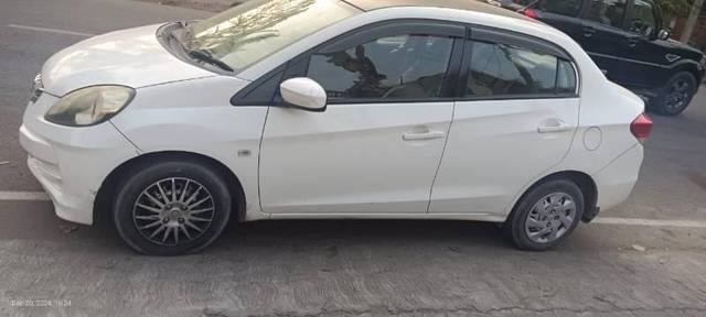 https://images10.gaadi.com/usedcar_image/4305268/original/processed_6d1a8af8-388c-4261-bf2e-d6d9abe0abf6.jpg?imwidth=6400