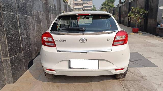 https://images10.gaadi.com/usedcar_image/4305281/original/processed_6e5bb542b3721a57f495e7b4a77f4388.jpg?imwidth=6402