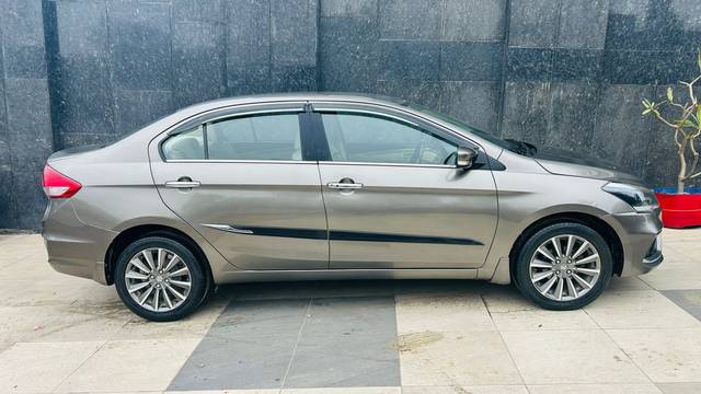 https://images10.gaadi.com/usedcar_image/4305291/original/3edcba6d8f26e5ca327a109ee8f65523.jpg?imwidth=6401