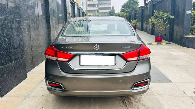 https://images10.gaadi.com/usedcar_image/4305291/original/processed_07777f398dcd2ccfc7adb069198bb878.jpg?imwidth=6402