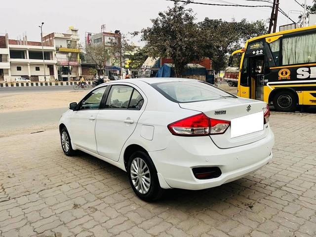 https://images10.gaadi.com/usedcar_image/4305315/original/processed_318dd9fd76180316eca6fac16c24f589.jpg?imwidth=6402