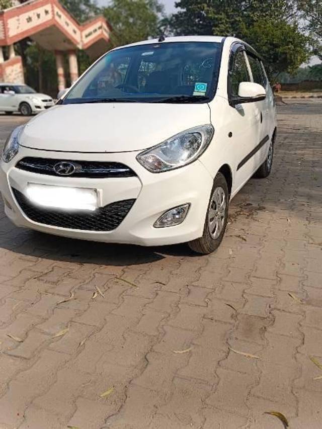 https://images10.gaadi.com/usedcar_image/4305377/original/processed_a3d19061-836c-4b76-9470-5feb1e1c368f.jpg?imwidth=6400