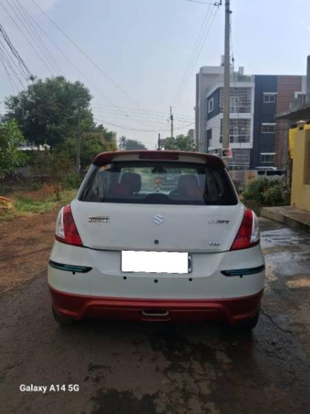 https://images10.gaadi.com/usedcar_image/4305382/original/processed_cf07260d-2b61-4abd-b55a-bc24c1215043.jpg?imwidth=6401