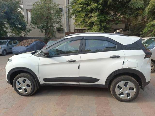 https://images10.gaadi.com/usedcar_image/4305477/original/ce7fea029cfa67460941337dde29182b.jpg?imwidth=6402