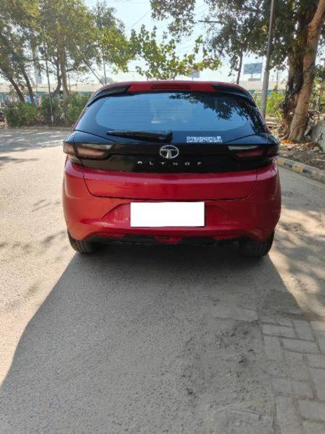 https://images10.gaadi.com/usedcar_image/4305480/original/95fcfab3076b79f79c39477d46e06013.jpg?imwidth=6401