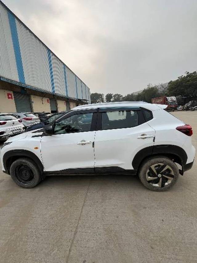 https://images10.gaadi.com/usedcar_image/4305502/original/37a39ea060dc55c81b94acacc918aab2.jpeg?imwidth=6402