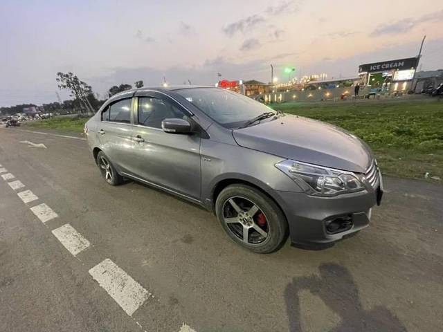 https://images10.gaadi.com/usedcar_image/4305532/original/processed_866b1728-8d1e-48cf-a67a-a9e60fffc847.jpg?imwidth=6400