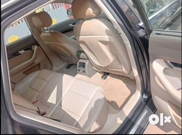 https://images10.gaadi.com/usedcar_image/4305576/original/565fc9bbdeeb1b678f75293289f39e61.jpg?imwidth=6402