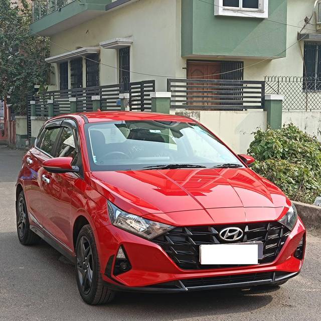 https://images10.gaadi.com/usedcar_image/4305674/original/processed_bbeb248151f58bb49c8cf42cd3bc2ad5.jpg?imwidth=6400