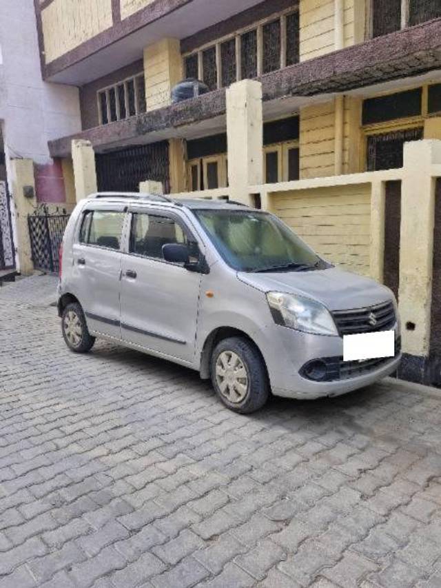 https://images10.gaadi.com/usedcar_image/4305698/original/processed_96ca0967-b00f-4c8a-ac0d-8cc2a0cc018b.jpg?imwidth=6400