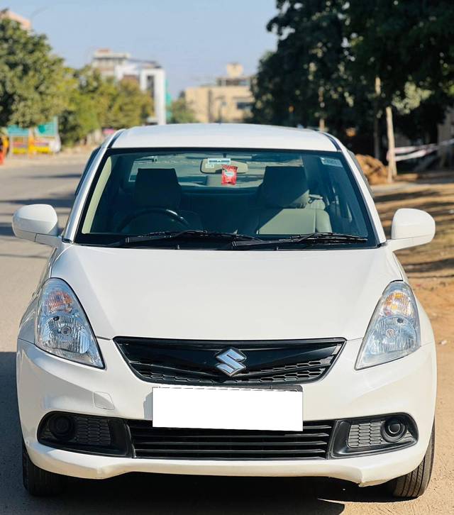 https://images10.gaadi.com/usedcar_image/4305721/original/processed_eb61b39f9f2b539d9f38ba555002fe02.jpg?imwidth=6402