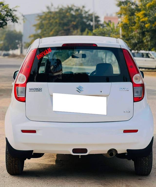 https://images10.gaadi.com/usedcar_image/4305746/original/processed_df3e617fa731e32b1dd1a0e439698335.jpg?imwidth=6402