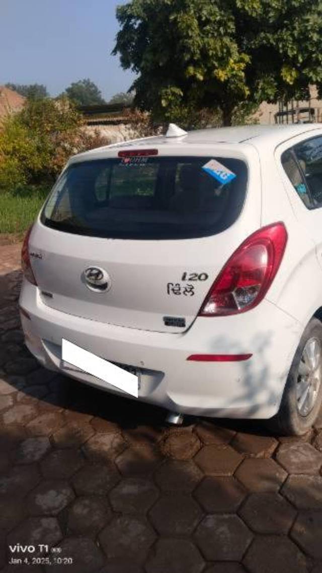 https://images10.gaadi.com/usedcar_image/4305911/original/processed_9570b728-3302-4fbb-9271-1eb1ac58e575.jpg?imwidth=6401