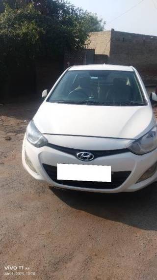 Hyundai i20 2012-2014 Hyundai i20 Sportz 1.4 CRDi