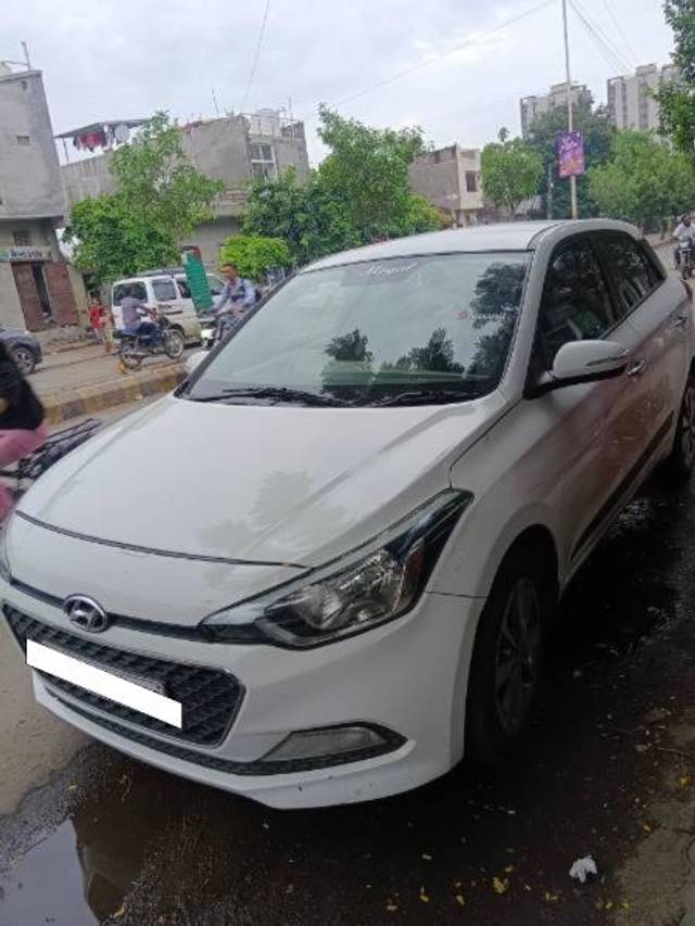 https://images10.gaadi.com/usedcar_image/4305912/original/processed_455dd8d7-eb0a-4b99-9337-66e20c42bff9.jpg?imwidth=6400