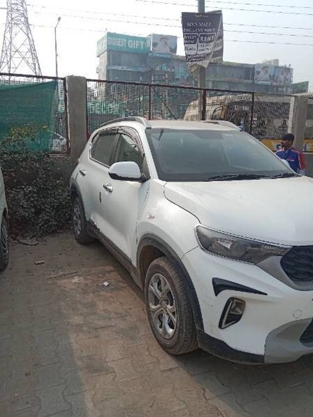 https://images10.gaadi.com/usedcar_image/4305933/original/a34e376b5e8b37d59f44bb5abf505d0d.jpg?imwidth=6401