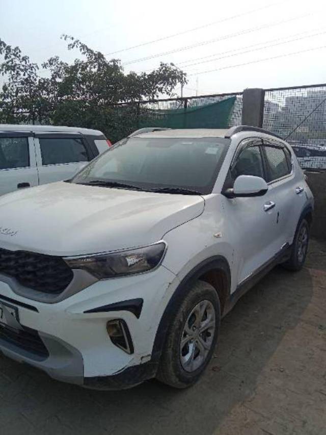 https://images10.gaadi.com/usedcar_image/4305933/original/bc78f7f8bb741bdc0e089ba26d615c75.jpg?imwidth=6402