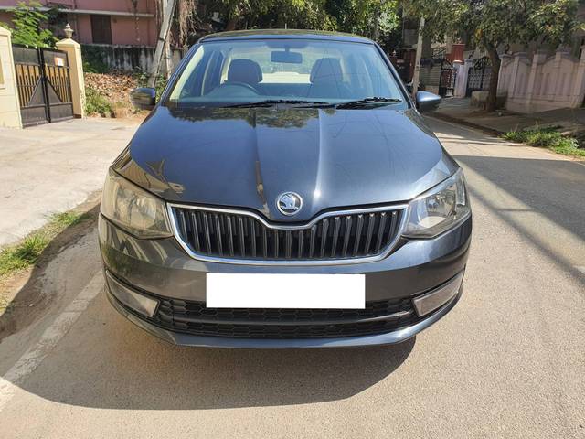 https://images10.gaadi.com/usedcar_image/4305942/original/processed_3c6242aff16be3ba3726c1f93f8318f1.jpg?imwidth=6402