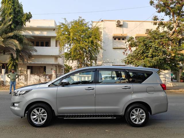 https://images10.gaadi.com/usedcar_image/4305974/original/9a999a7082de8e7bfb2d472d5e126316.jpg?imwidth=6402