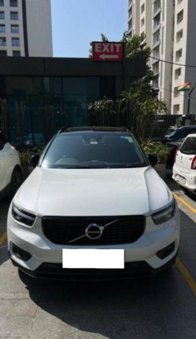 https://images10.gaadi.com/usedcar_image/4305986/original/processed_8ced7c9f-2018-4cfa-8e45-67f4d66eda76.jpeg?imwidth=6402