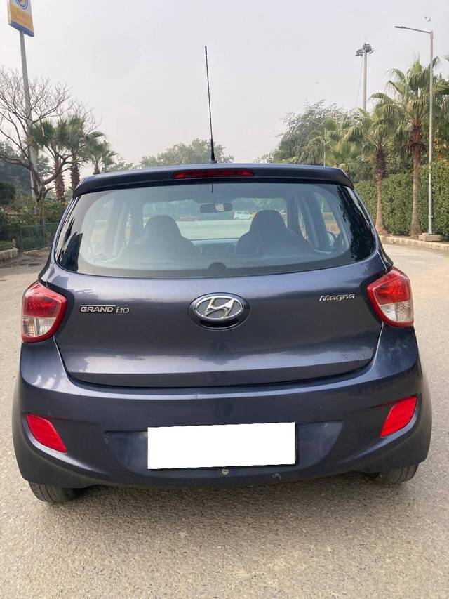 https://images10.gaadi.com/usedcar_image/4305988/original/processed_54cd842bfd387e03e425feb837facdba.jpeg?imwidth=6402