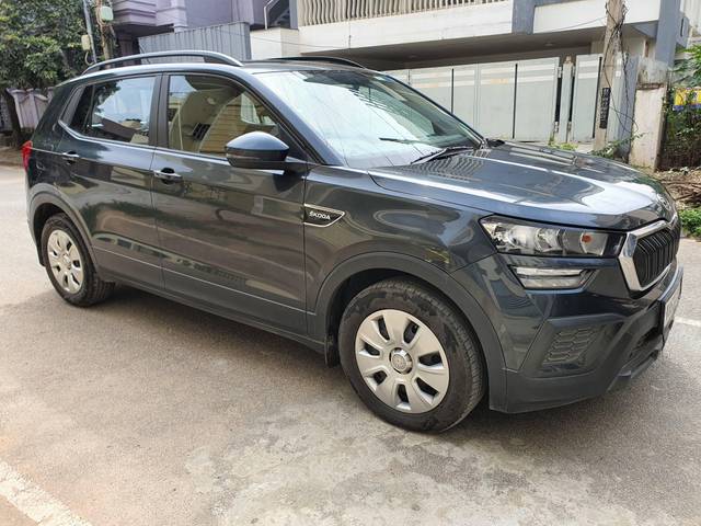 https://images10.gaadi.com/usedcar_image/4306037/original/processed_5ad258504bf767408150e891e0ebed18.jpg?imwidth=6400