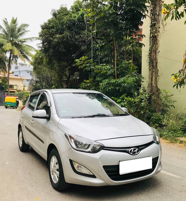 https://images10.gaadi.com/usedcar_image/4306082/original/processed_350ce2dde0406b7dcc7fc1c070337ad0.jpeg?imwidth=6400