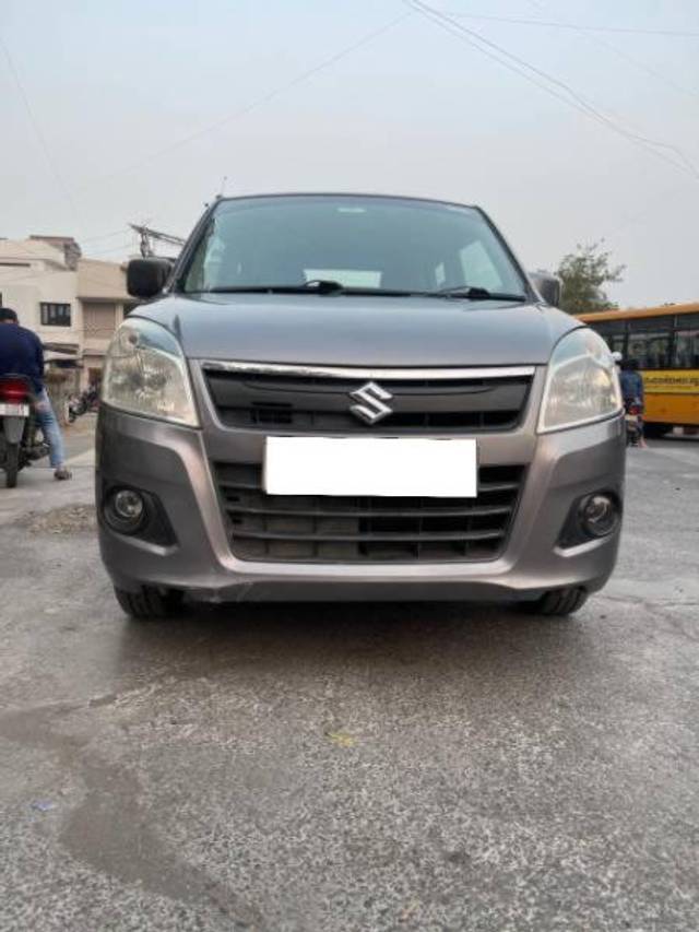 https://images10.gaadi.com/usedcar_image/4306096/original/processed_00885423-4c91-4768-ba97-adf3a16586a2.jpeg?imwidth=6402