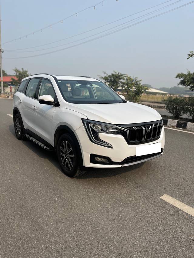 https://images10.gaadi.com/usedcar_image/4306124/original/processed_bd8cbe16b3d63daf05b2b2c0d2c957e6.jpg?imwidth=6400