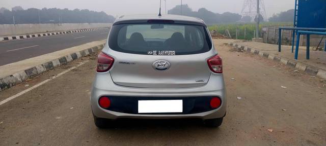 https://images10.gaadi.com/usedcar_image/4306206/original/processed_b6908040b877652667c23cb598e25e16.jpg?imwidth=6402