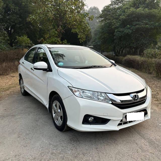 https://images10.gaadi.com/usedcar_image/4306209/original/processed_13c127b7cc8f18ab0d154b5ac0753e4d.jpg?imwidth=6400